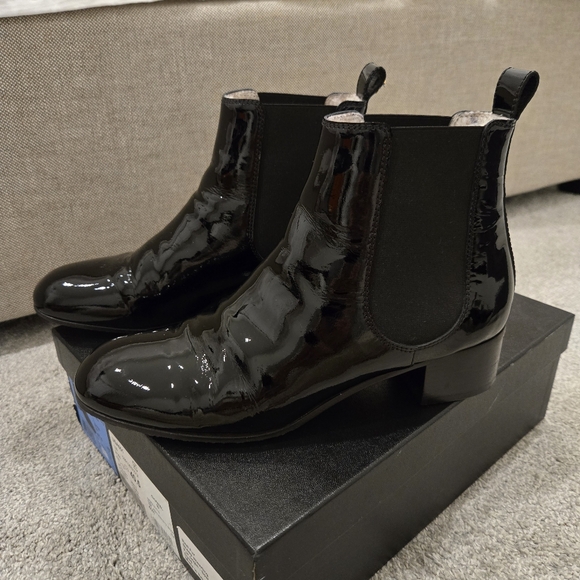 Chanel Black Patent Sheep Shearling Lined Leather Ankle Boots 40.5 - Picture 3 of 11